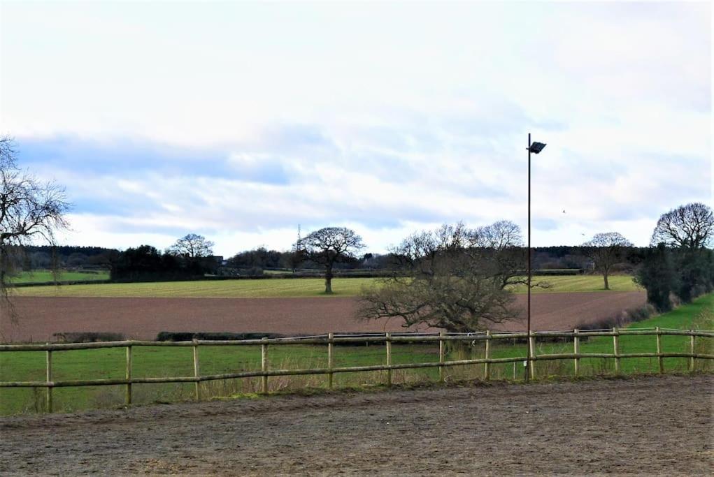 Appartamento Hillfields Farm Barn - A Rural Equestrian Escape Coventry Esterno foto